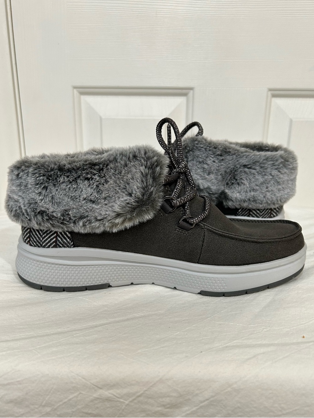 Skechers Cozy Faux Fur Lined Charcoal Grey Booties Sneakers Size 8